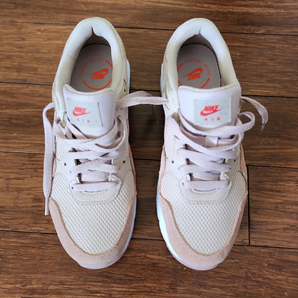 Nike air max in nude pink (NWOT) - Picture 3 of 4